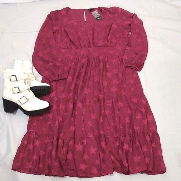 Torrid Burgundy Stars Clip Dot Chiffon Tiered Midi Dress Size 10 NWT - Picture 4 of 17